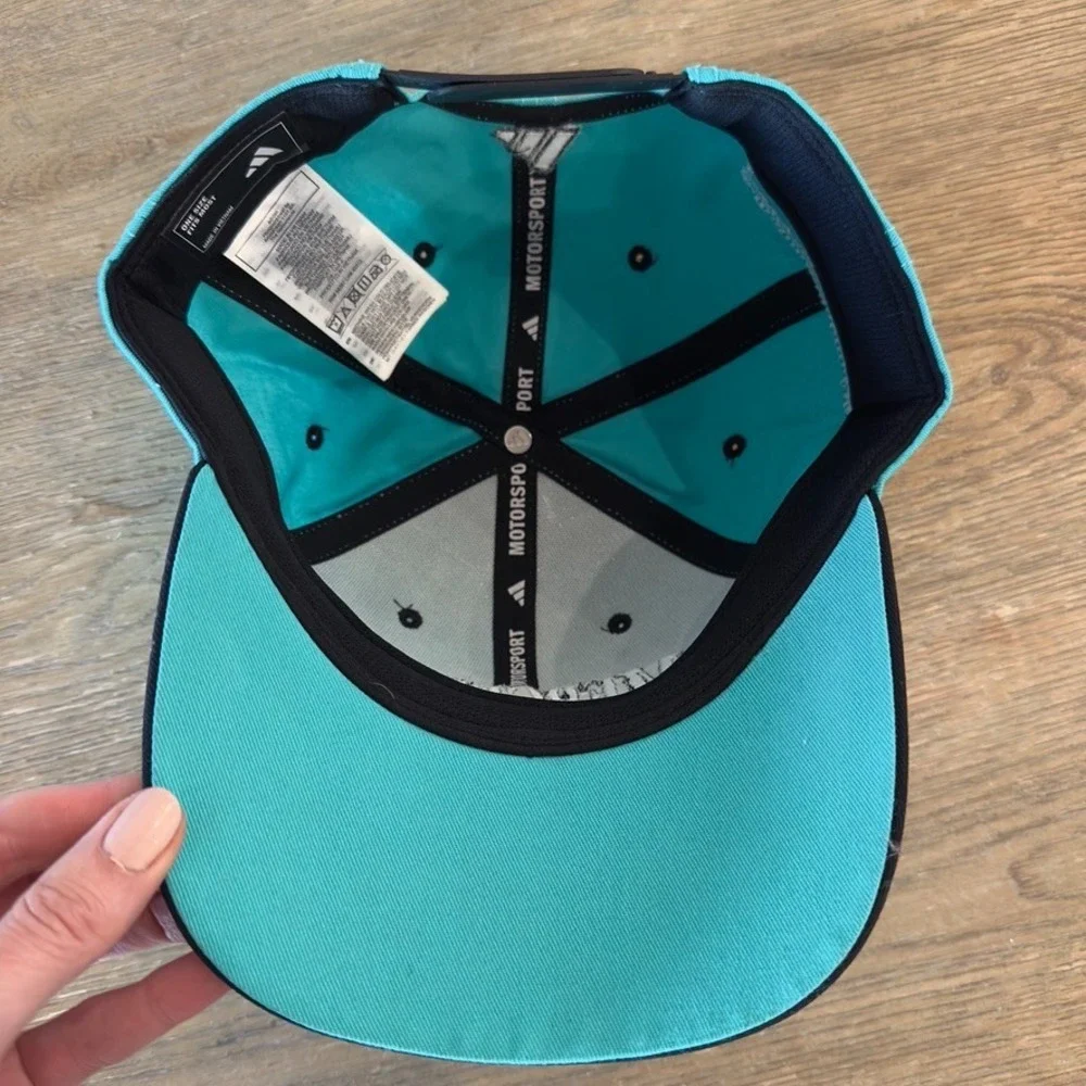 Adidas MERCEDES -‎ AMG PETRONAS FORMULA ONE TEAM LAS VEGAS SNAPBACK CAP-NWOT